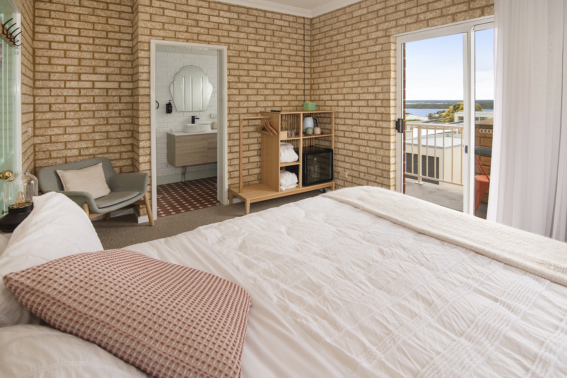 Ensuite Room